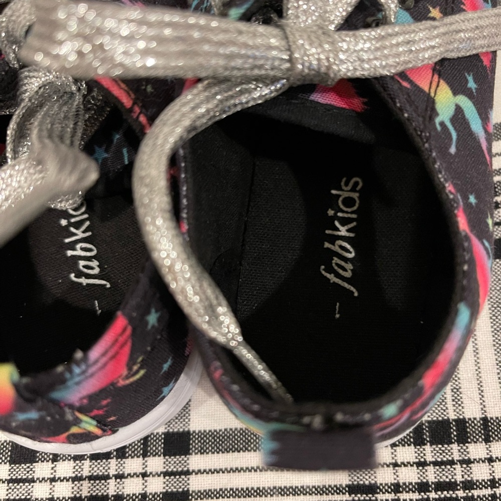Fabkids Rainbow Unicorn Sneakers Size 1 - Picture 3 of 6